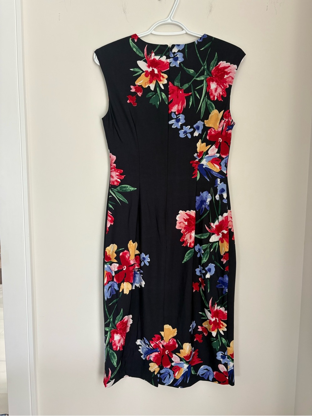 Vince Camuto Floral Scuba Sheath Dress - Size 6 - Picture 4 of 7